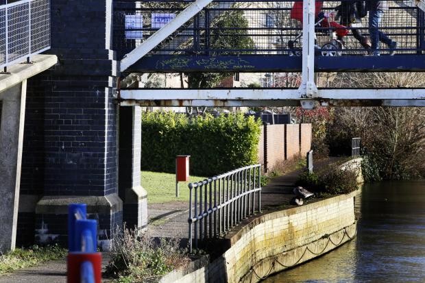 Oxford Mail: Local residents in Friars Wharf are concerned about safety after the murder last week. They say the council has not done maintenance work such as fixing locks, leaving homeless people able to access doorways. They say the area has been dragged down since